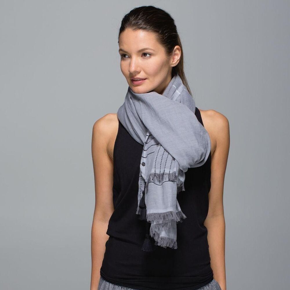 Lululemon Women's Black and Grey Scarf-wraps